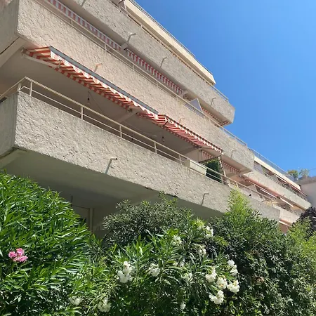 Apartment 4 P Avec Grande Terrasse, Piscine, Parking Dans Tropez Centre Saint-Tropez