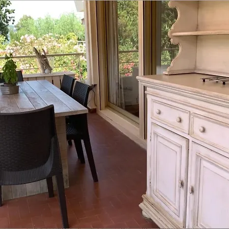 Apartment 4 P Avec Grande Terrasse, Piscine, Parking Dans Tropez Centre Saint-Tropez